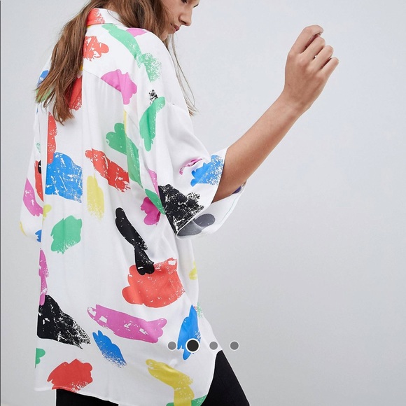 oversized shirt in bright abstract print - Picture 2 of 6